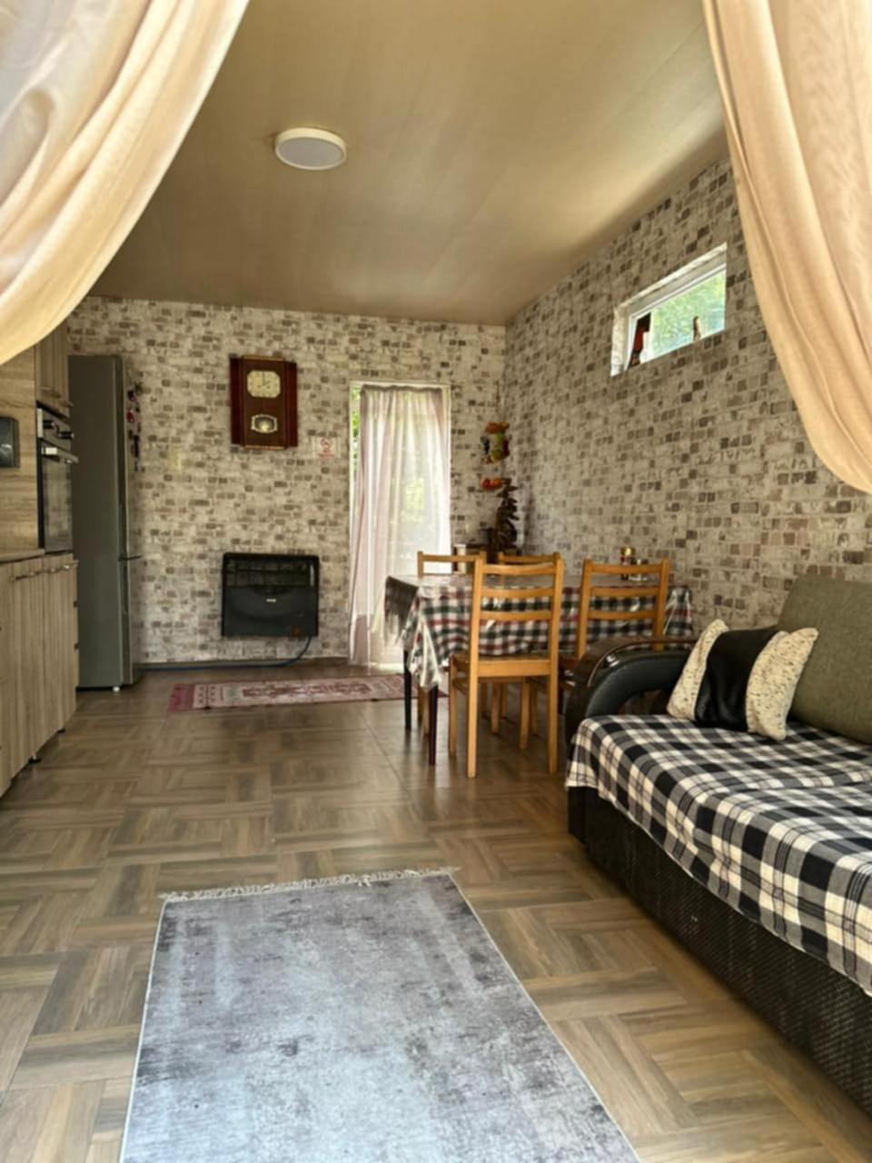 Guest House Barbi Batoumi Extérieur photo